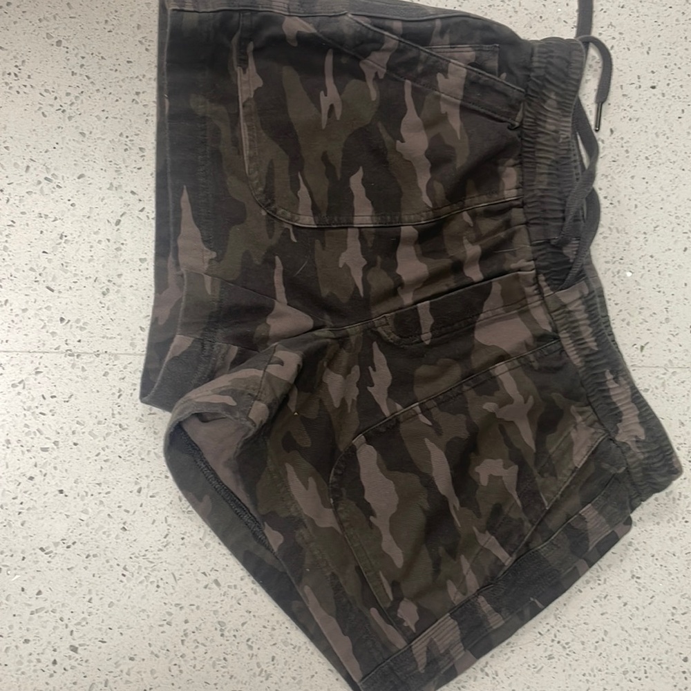 Athleta Green camo shorts